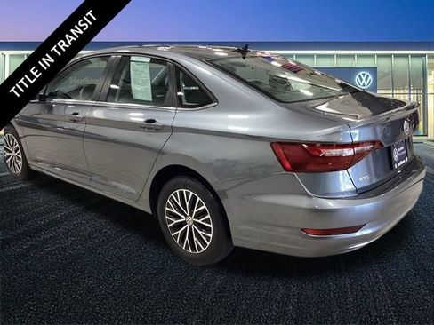 Used 2021 Volkswagen Jetta SE FWD image 3