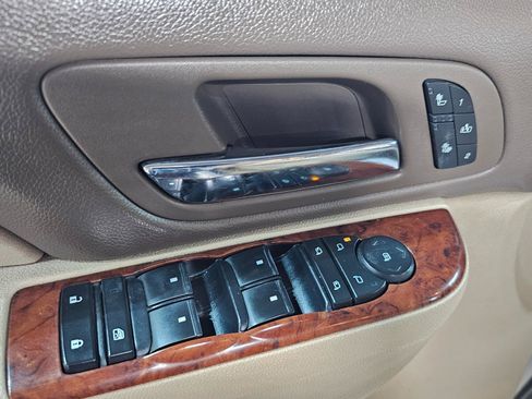 Used 2011 Chevrolet Tahoe LT w/ Luxury Package RWD image 33