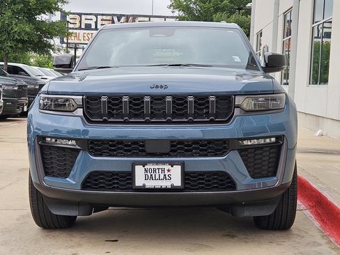 New 2026 Jeep Grand Cherokee Limited w/ Limited Altitude Package RWD image 5