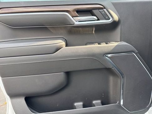 Used 2024 Chevrolet Silverado 1500 LT image 9