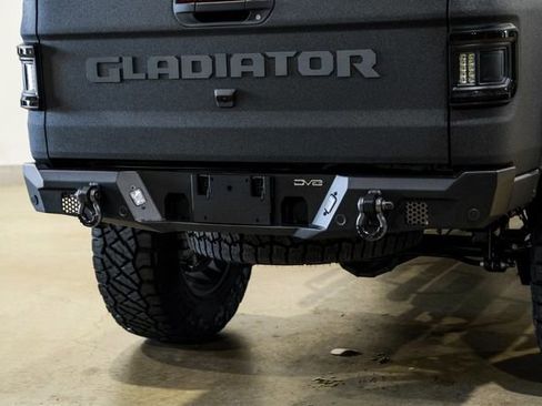 Used 2025 Jeep Gladiator Rubicon w/ Safety Group AWD/4WD image 42