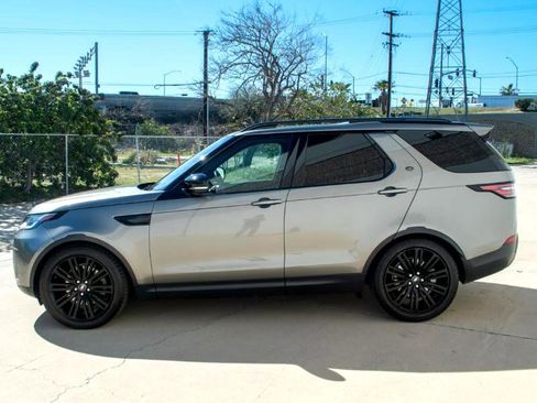 Used 2017 Land Rover Discovery HSE Luxury AWD/4WD image 12