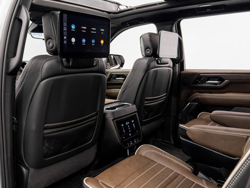 Used 2026 GMC Yukon XL Denali Ultimate w/ LPO, Floor Liner Package AWD/4WD image 44