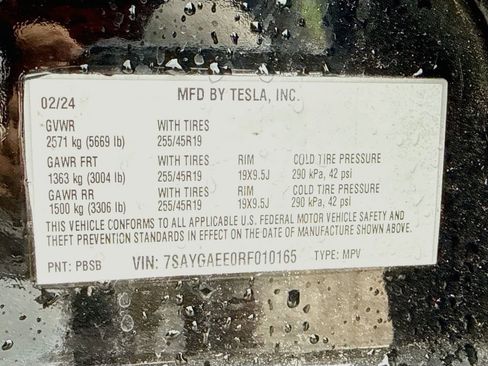 Used 2024 Tesla Model Y Long Range AWD/4WD image 32