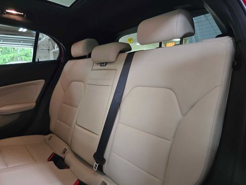 Used 2019 Mercedes-Benz GLA 250 4MATIC image 17