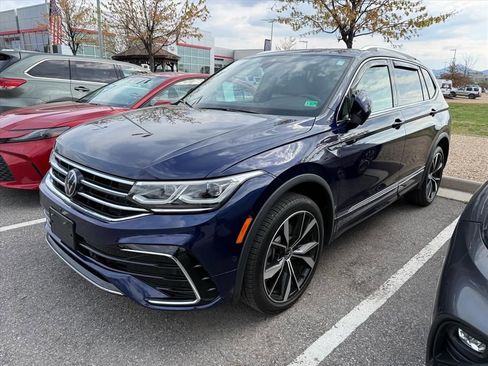 Used 2024 Volkswagen Tiguan SEL R-Line image 2