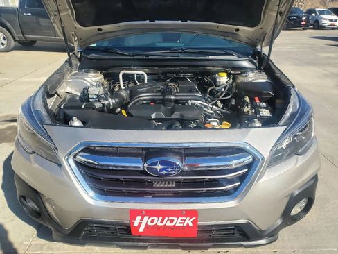 Used 2018 Subaru Outback 2.5i Premium image 18