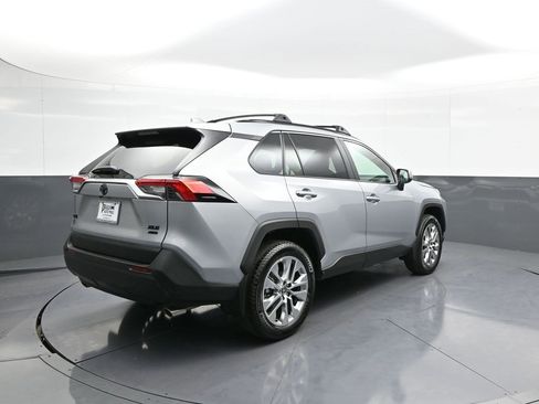 Certified 2025 Toyota RAV4 XLE Premium image 6