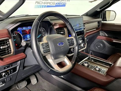 Certified 2024 Ford Expedition Limited image 10