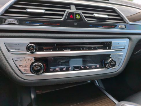 Used 2016 BMW 740i RWD image 18