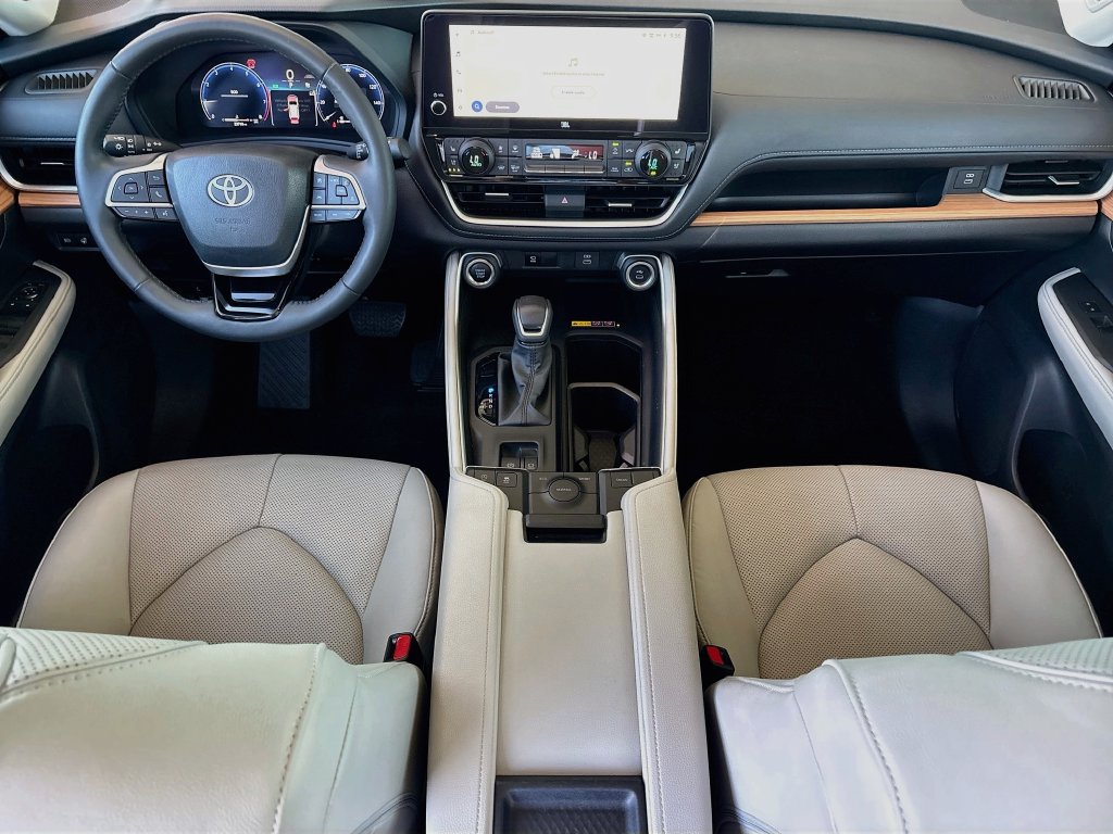 Used 2025 Toyota Grand Highlander FWD image 13