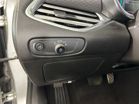 Used 2017 Chevrolet Malibu LT image 20