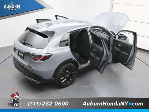 Used 2024 Honda HR-V Sport image 40