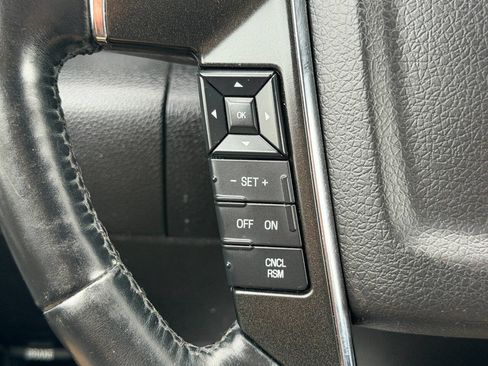 Used 2015 Lincoln Navigator 4WD image 39