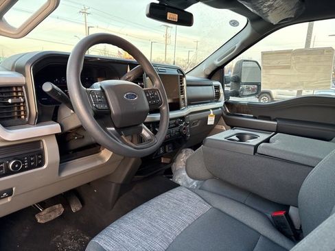 Used 2026 Ford F350 XLT w/ XLT Premium Package image 12