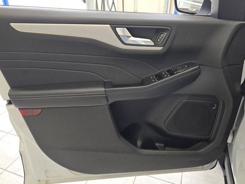 Used 2022 Ford Escape SEL image 19