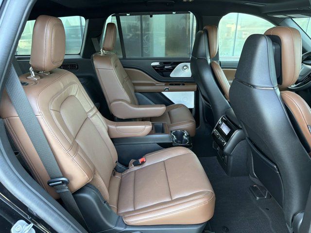 Used 2023 Lincoln Aviator Reserve w/ Equipment Group 201A RWD image 21