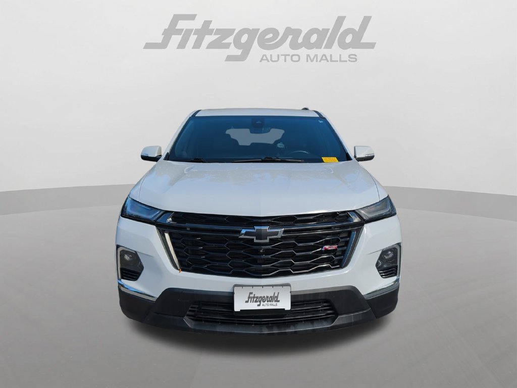 Used 2022 Chevrolet Traverse RS w/ LPO, Cargo Package FWD image 2