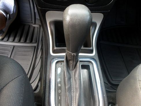 Used 2010 Chevrolet HHR LS image 23