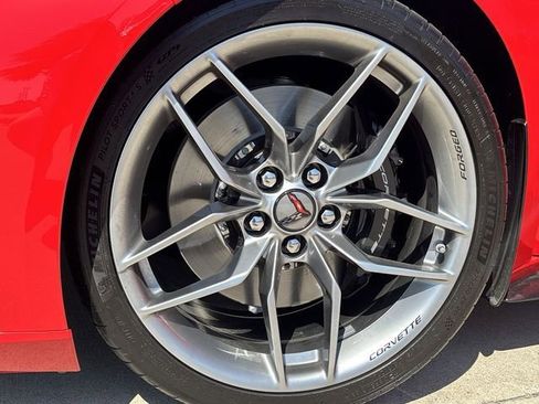 Used 2025 Chevrolet Corvette Z06 RWD image 10