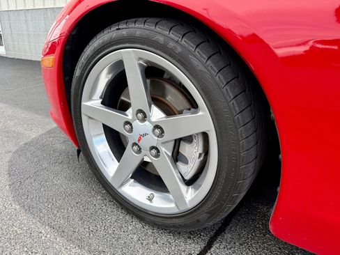 Used 2005 Chevrolet Corvette Convertible w/ Preferred Equipment Group RWD image 5