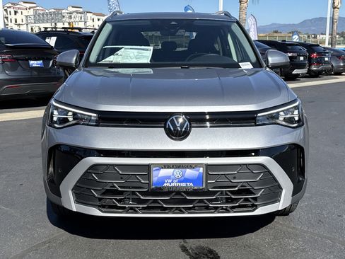 New 2025 Volkswagen Taos SE image 3