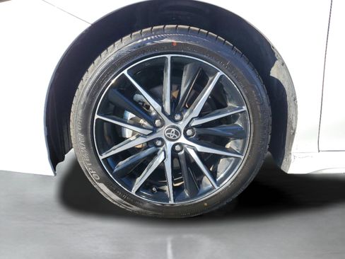 Used 2024 Toyota Camry SE image 6