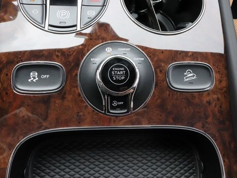 New 2025 Bentley Bentayga Extended Wheelbase image 29