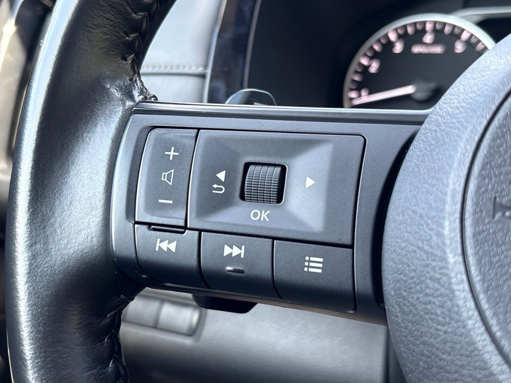 Used 2024 Nissan Pathfinder SV FWD image 25