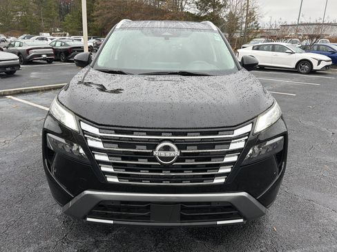 Used 2024 Nissan Rogue SL w/ SL Premium Package image 2