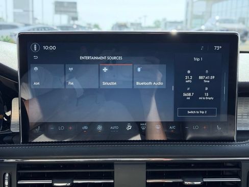 Certified 2024 Lincoln Corsair AWD image 37