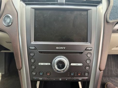 Used 2017 Ford Fusion Energi Platinum image 12