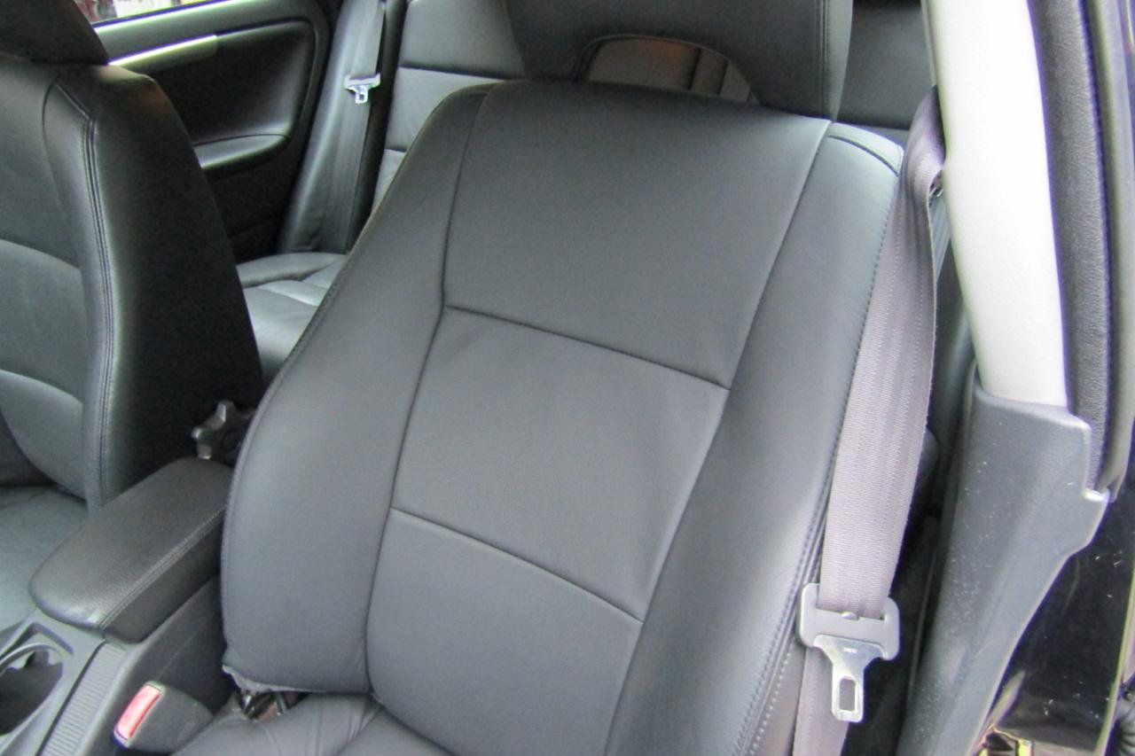 Used 2002 Volvo V40 FWD image 38