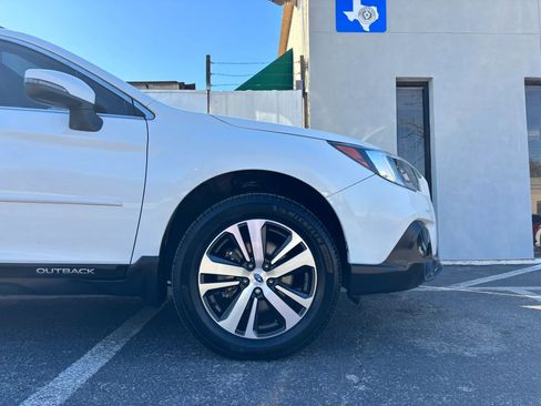 Used 2018 Subaru Outback 2.5i Limited w/ Popular Package #2 image 11