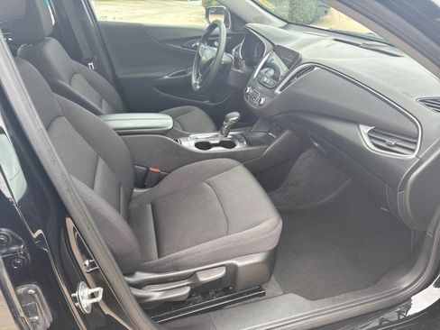 Used 2025 Chevrolet Malibu LT image 14