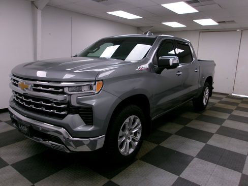 Used 2024 Chevrolet Silverado 1500 LTZ AWD/4WD image 1