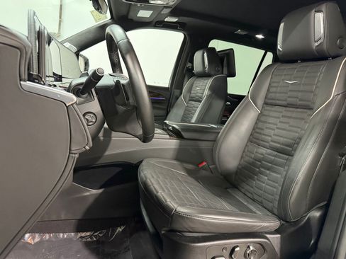 Certified 2023 Cadillac Escalade Sport Platinum w/ LPO, ONYX Package AWD/4WD image 5