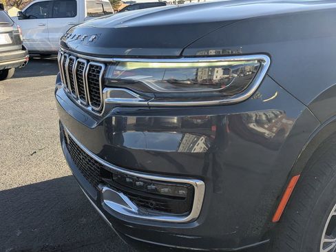 Used 2024 Jeep Wagoneer Series II w/ Flexible Seating Group image 11