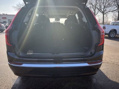 Used 2025 Volvo XC90 B6 Plus image 13