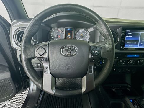 Used 2022 Toyota Tacoma TRD Sport w/ Technology Package RWD image 15