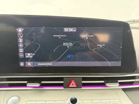 Used 2021 Hyundai Elantra Limited image 17