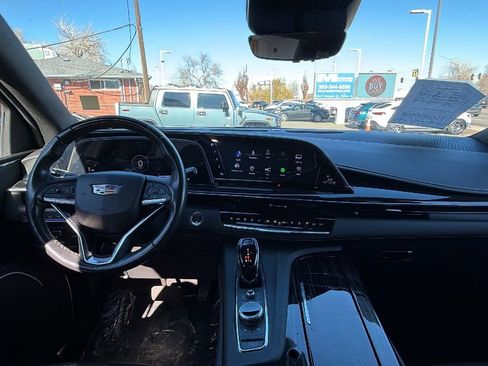 Used 2024 Cadillac Escalade ESV Sport w/ Touring Package image 18