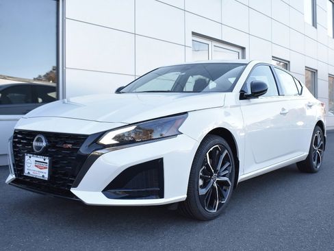 New 2025 Nissan Altima 2.5 SR w/ SR Premium Package image 1