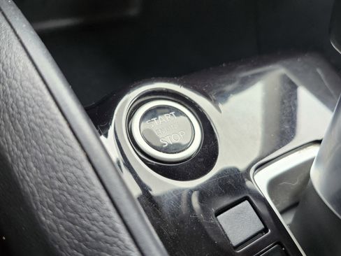 Used 2021 Nissan Kicks S image 8