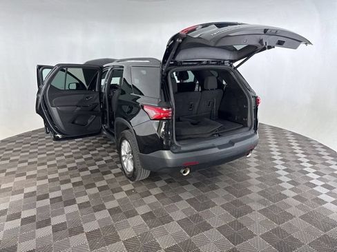 Used 2023 Chevrolet Traverse LT w/ Rear Camera Mirror Package AWD/4WD image 16