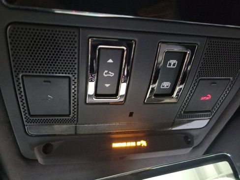 New 2026 Land Rover Defender 110 image 21