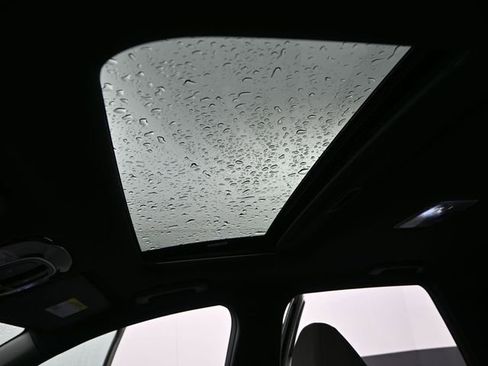 Used 2023 Hyundai Santa Cruz SEL Premium image 4