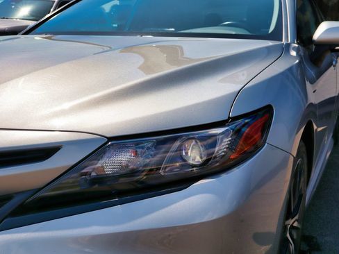 Used 2023 Toyota Camry SE FWD image 13
