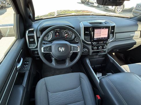 Used 2025 RAM 1500 Big Horn AWD/4WD image 24