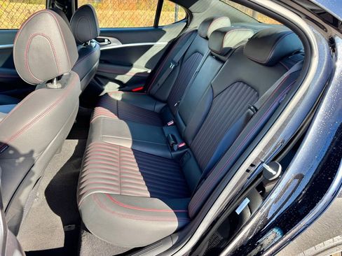 Used 2025 Genesis G70 2.5T w/ Sport Prestige Package image 20